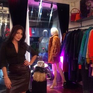 Meet your Posher, Alicia